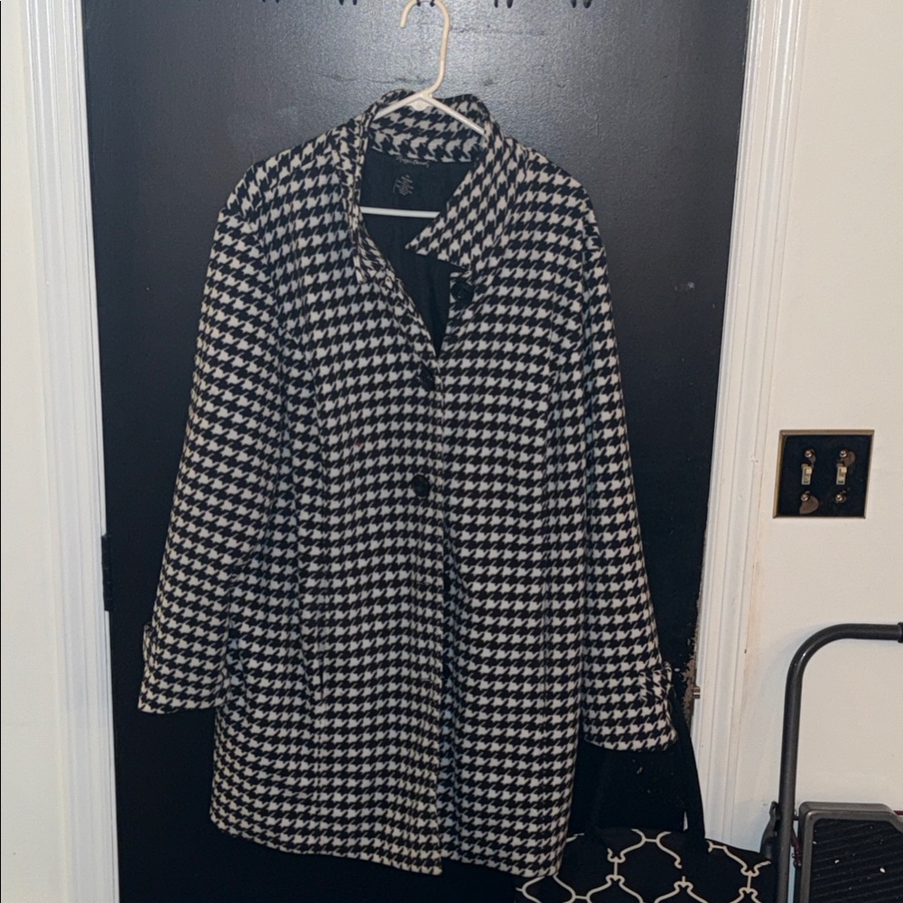 Maggie Barnes Black & White Houndstooth Pea Coat